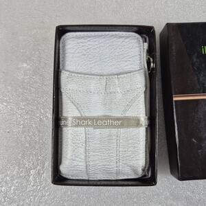 iLuxury by Croton Genuine Shark Leather Card Holder Wallet White Zip Case